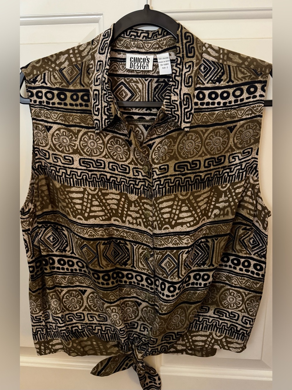 Chico's Top In An Aztec Print Chico’s Size 2